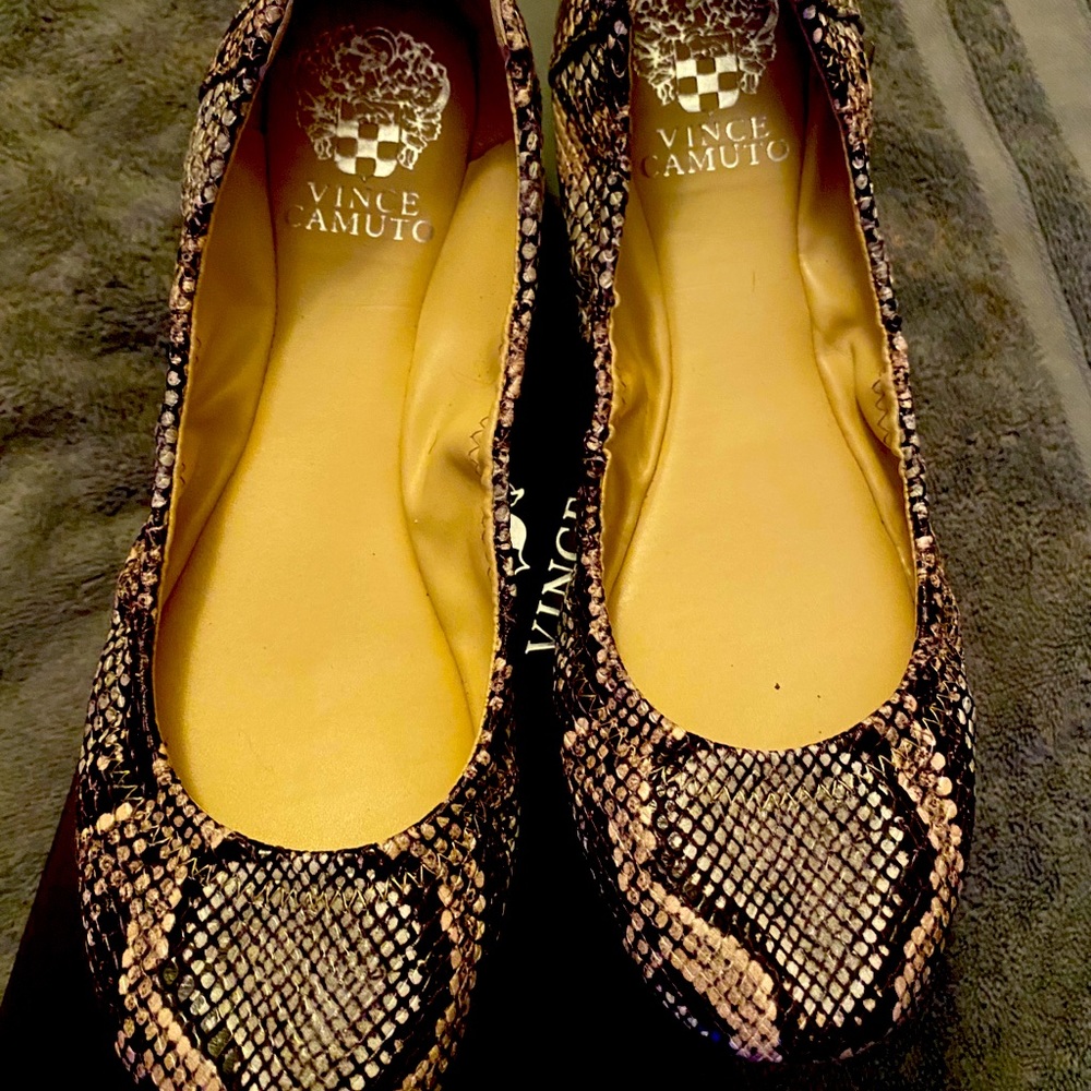Vince camuto snake skin flats